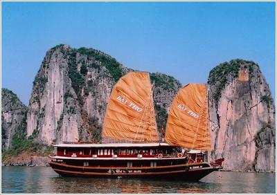 Junk Boat Vietnam